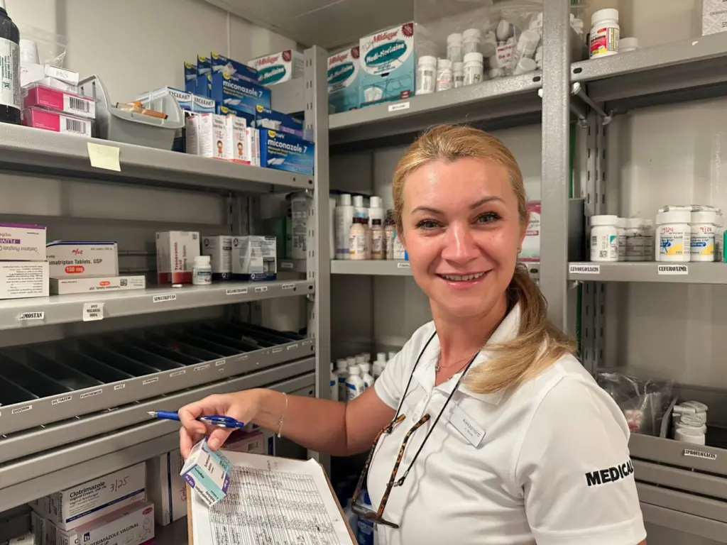 VIPHARMA pharmacist